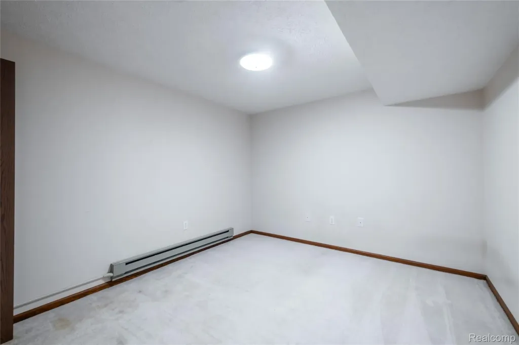 2925 Staten Avenue Lansing City MI 48910