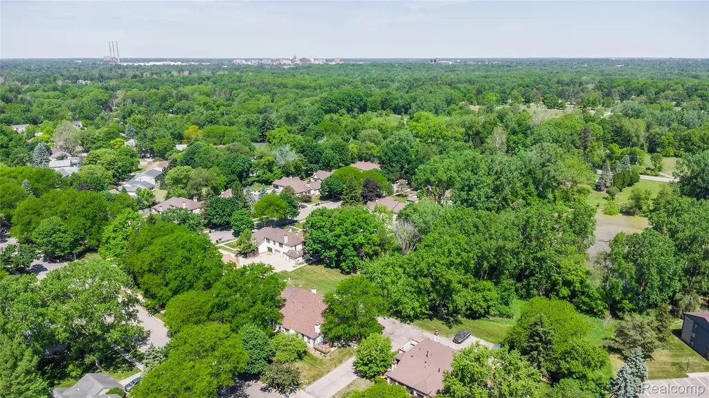 2925 Staten Avenue Lansing City MI 48910