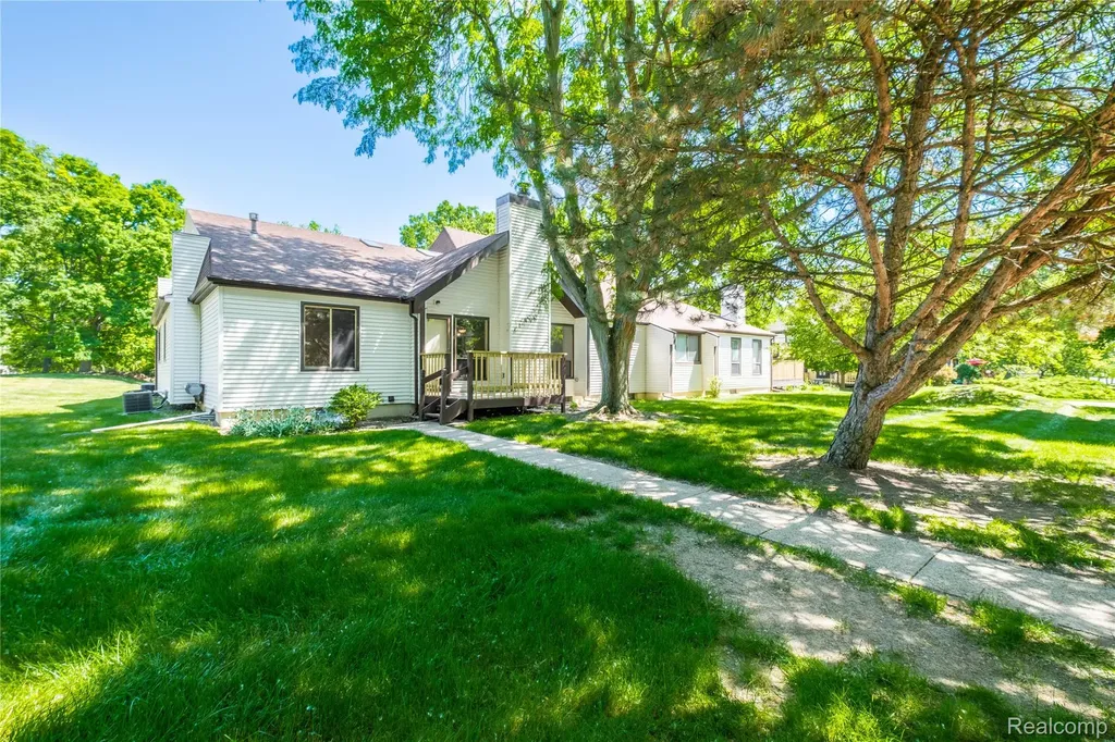 2925 Staten Avenue Lansing City MI 48910