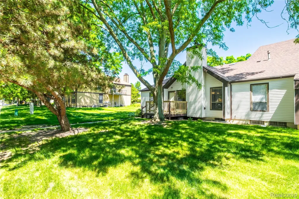 2925 Staten Avenue Lansing City MI 48910