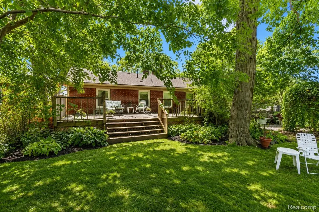45520 Deshon Street Utica City MI 48317