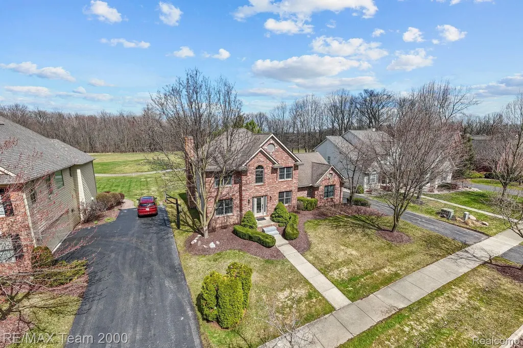 5681 Woodfield Parkway Grand Blanc Charter Township MI 48439