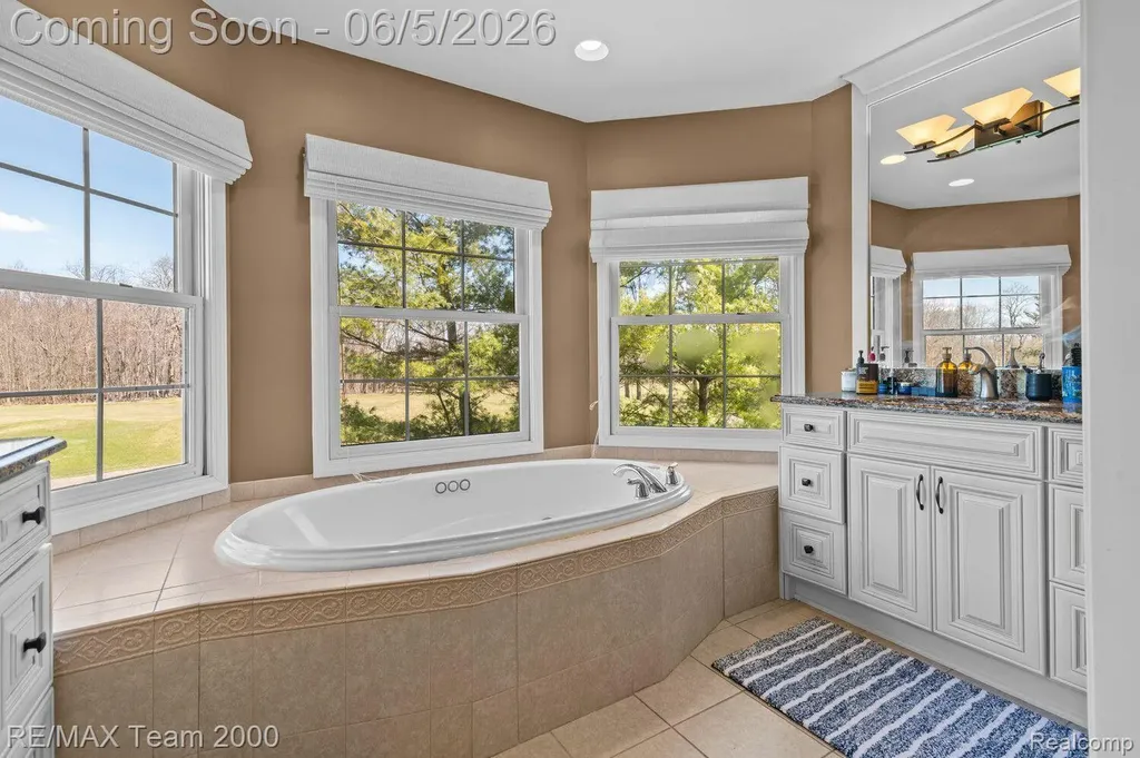 5681 Woodfield Parkway Grand Blanc Charter Township MI 48439