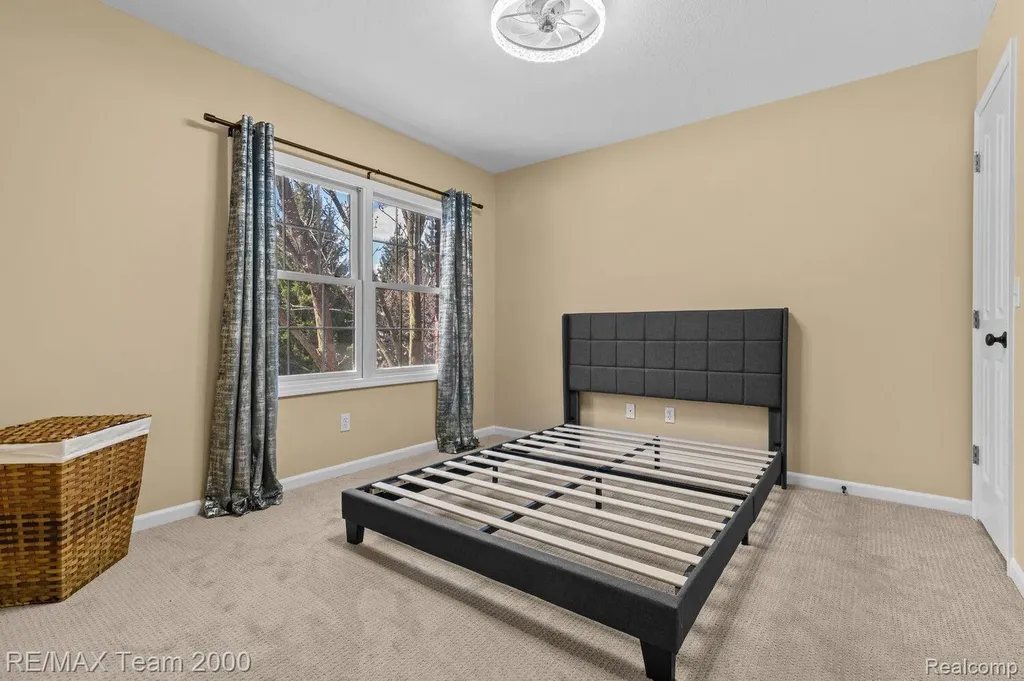 5681 Woodfield Parkway Grand Blanc Charter Township MI 48439