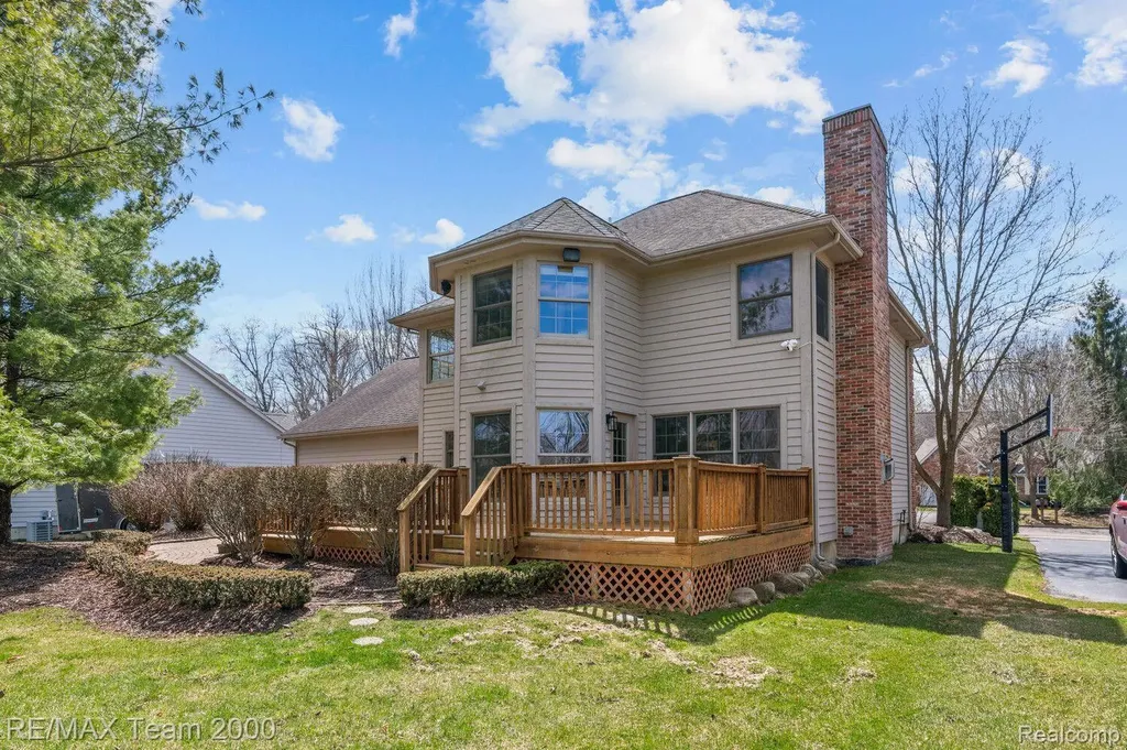 5681 Woodfield Parkway Grand Blanc Charter Township MI 48439