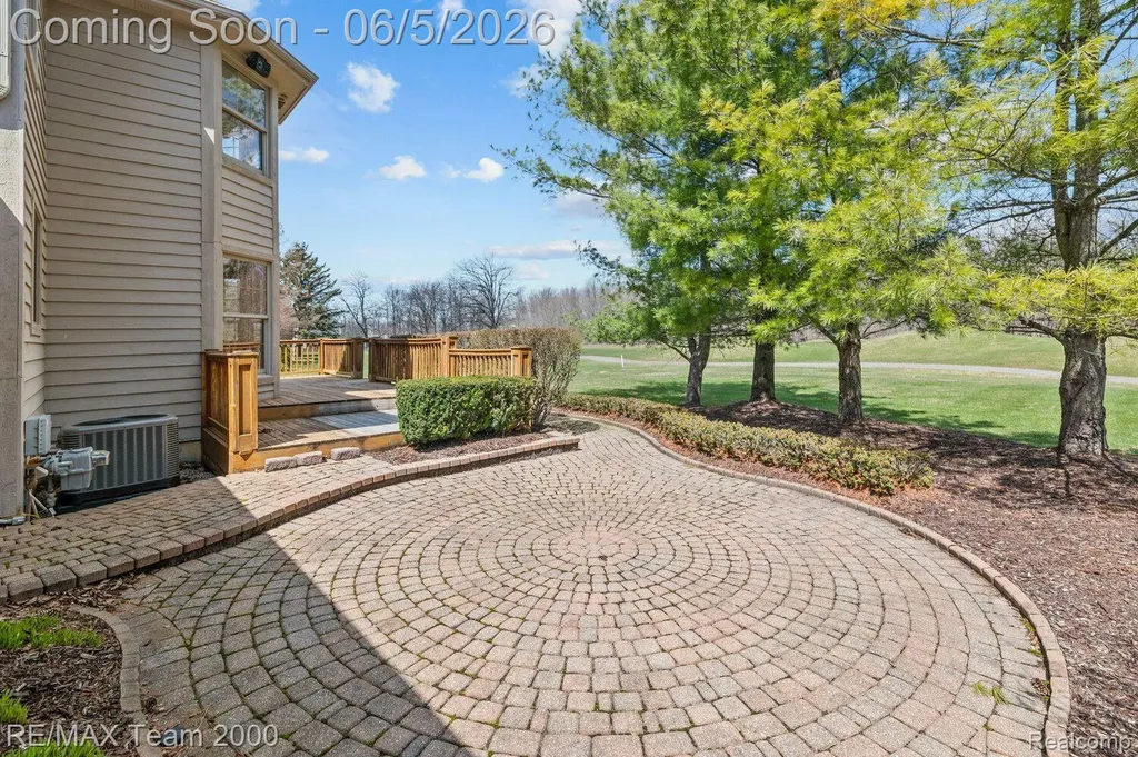 5681 Woodfield Parkway Grand Blanc Charter Township MI 48439