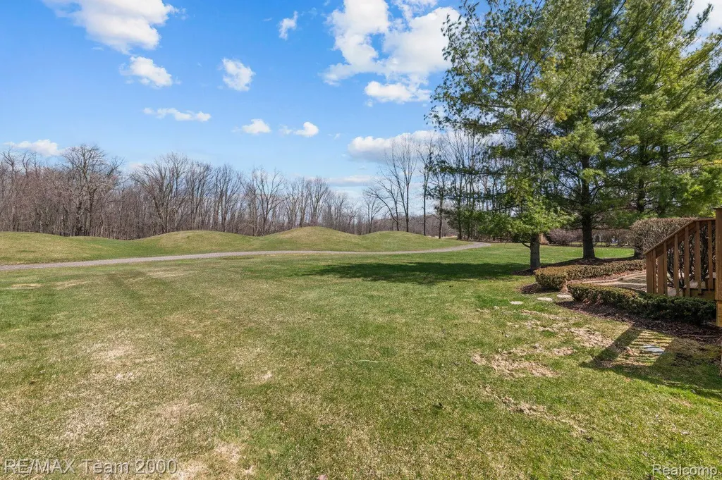 5681 Woodfield Parkway Grand Blanc Charter Township MI 48439