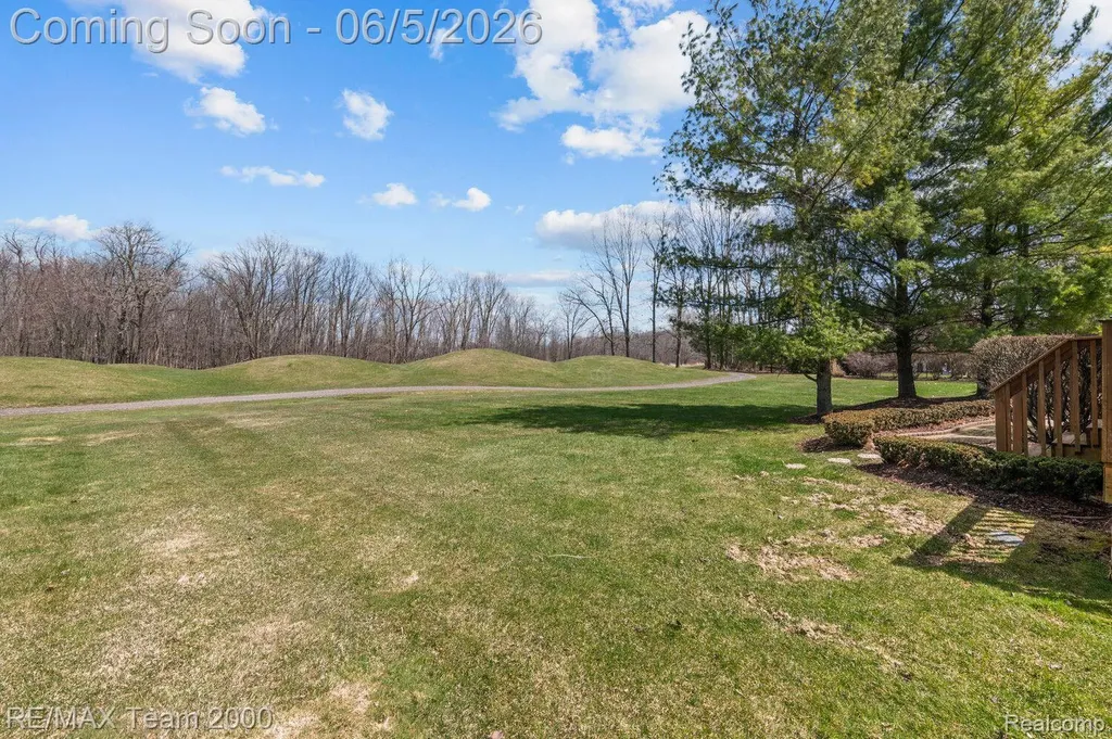 5681 Woodfield Parkway Grand Blanc Charter Township MI 48439