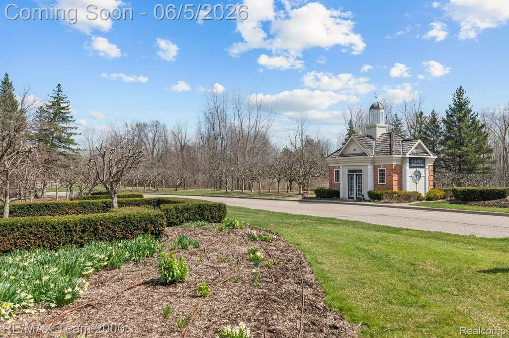 5681 Woodfield Parkway Grand Blanc Charter Township MI 48439