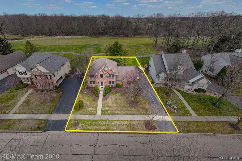 5681 Woodfield Parkway Grand Blanc Charter Township MI 48439
