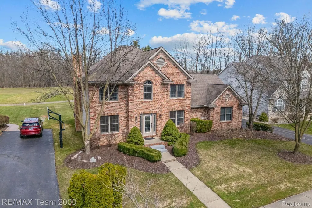 5681 Woodfield Parkway Grand Blanc Charter Township MI 48439