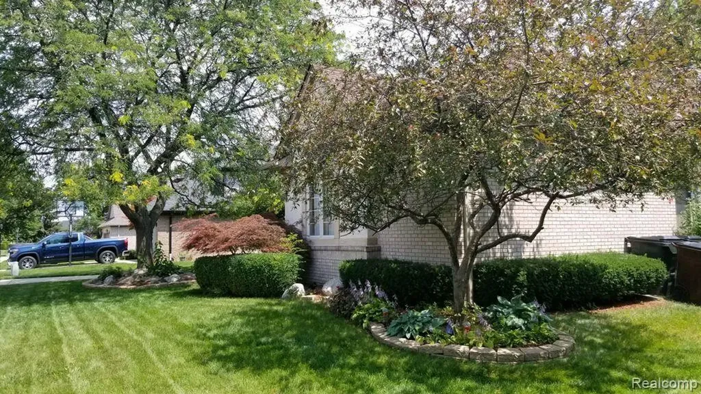 48280 Elmwood Drive Shelby Charter Township MI 48315