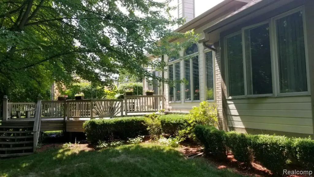 48280 Elmwood Drive Shelby Charter Township MI 48315