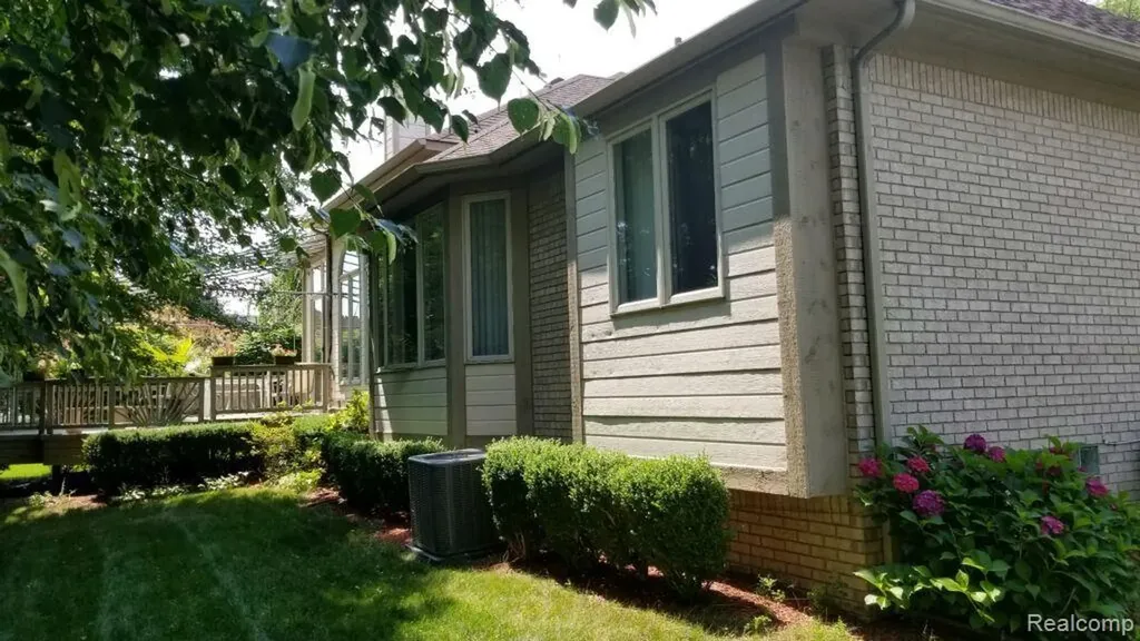 48280 Elmwood Drive Shelby Charter Township MI 48315