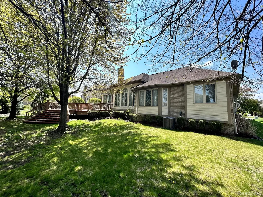 48280 Elmwood Drive Shelby Charter Township MI 48315