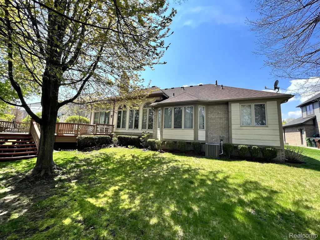 48280 Elmwood Drive Shelby Charter Township MI 48315