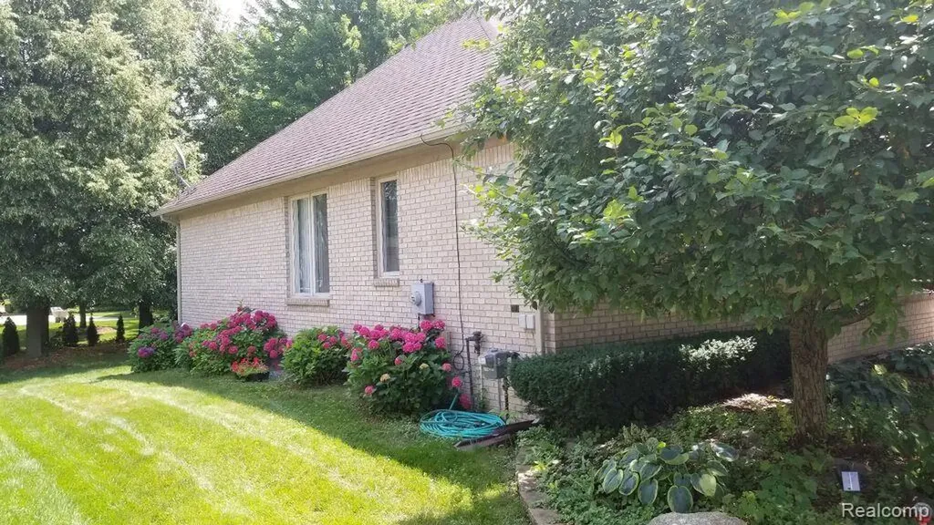48280 Elmwood Drive Shelby Charter Township MI 48315