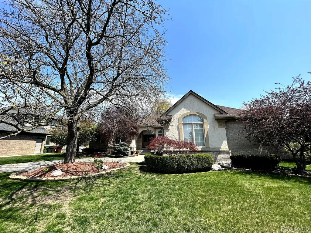 48280 Elmwood Drive Shelby Charter Township MI 48315