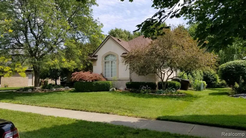 48280 Elmwood Drive Shelby Charter Township MI 48315