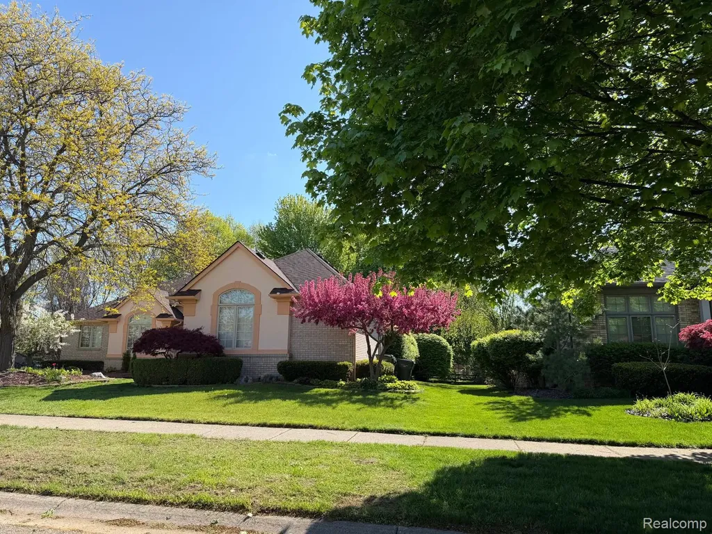 48280 Elmwood Drive Shelby Charter Township MI 48315