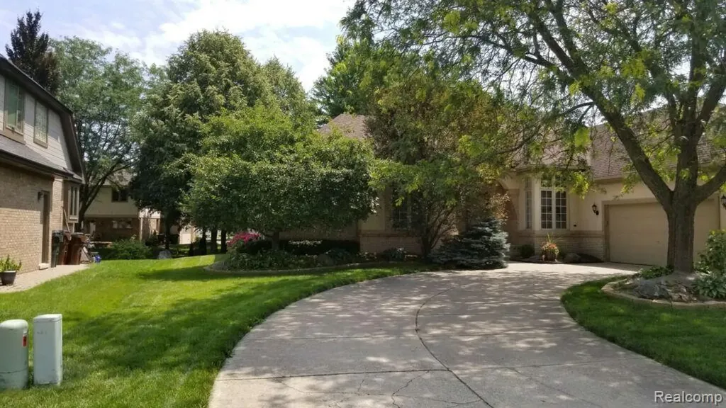 48280 Elmwood Drive Shelby Charter Township MI 48315