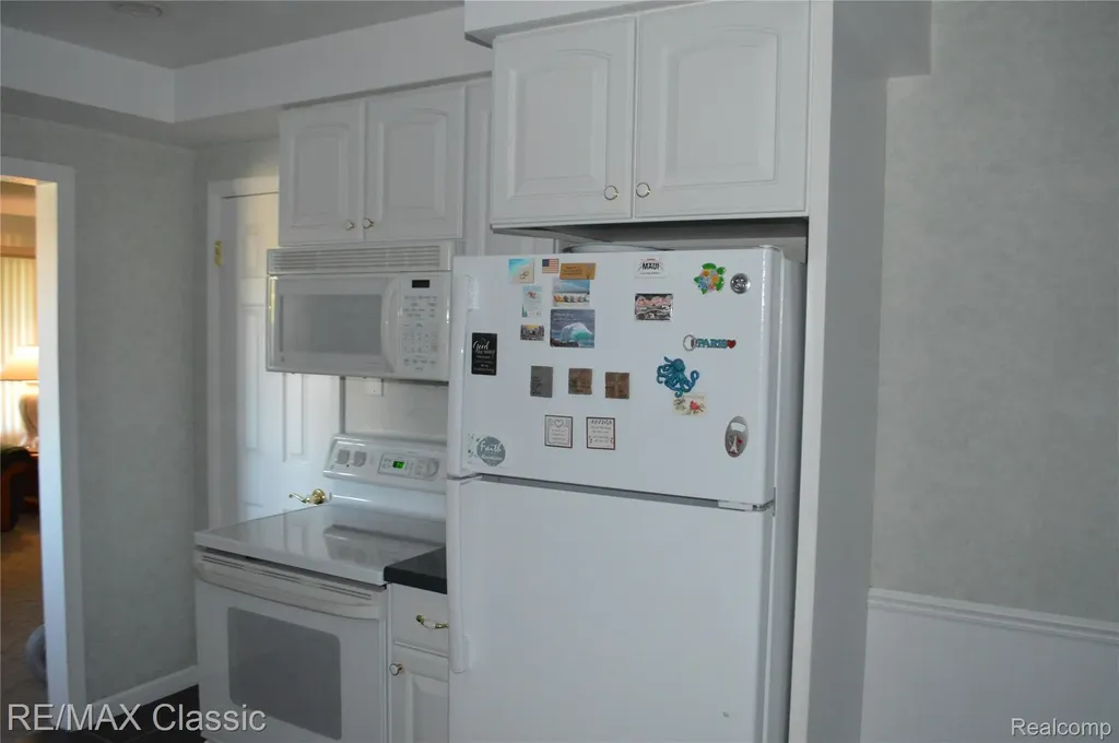 26006 S Elsinore Road Redford Charter Township MI 48239