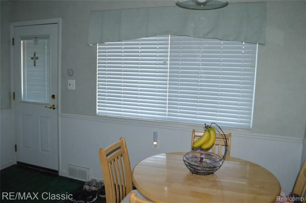 26006 S Elsinore Road Redford Charter Township MI 48239