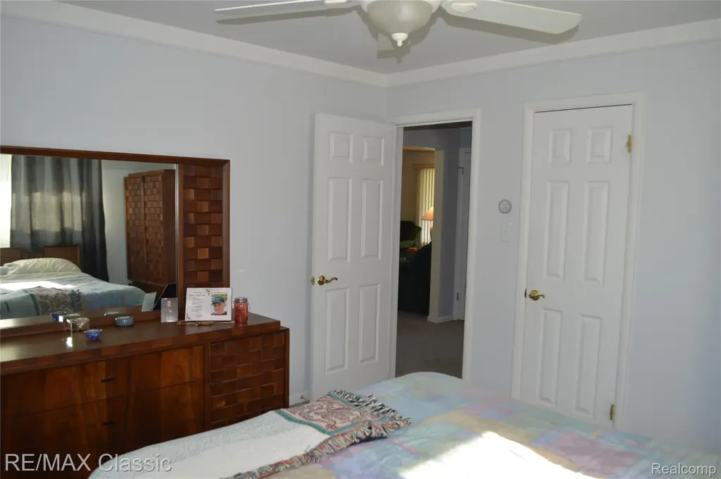 26006 S Elsinore Road Redford Charter Township MI 48239
