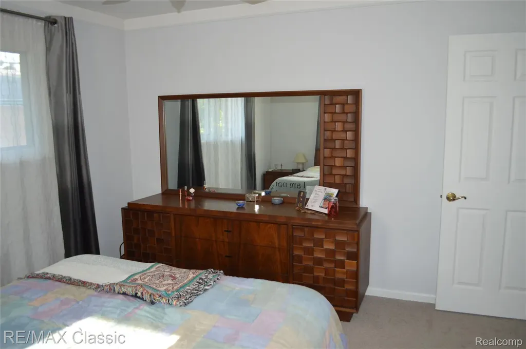 26006 S Elsinore Road Redford Charter Township MI 48239