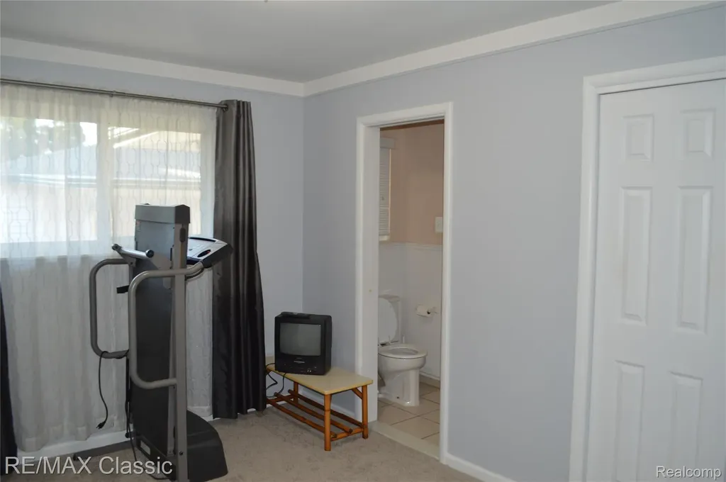26006 S Elsinore Road Redford Charter Township MI 48239