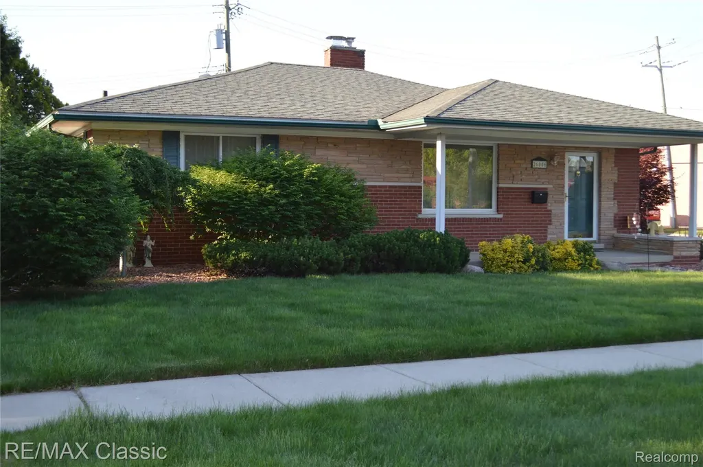 26006 S Elsinore Road Redford Charter Township MI 48239