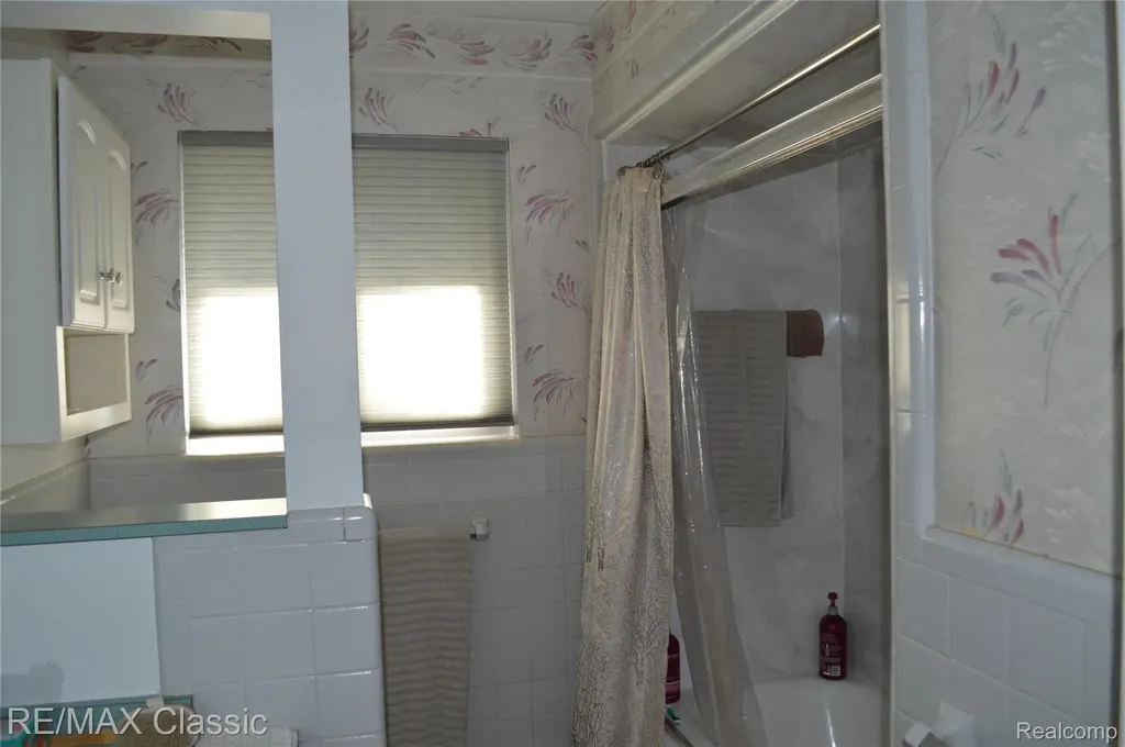 26006 S Elsinore Road Redford Charter Township MI 48239