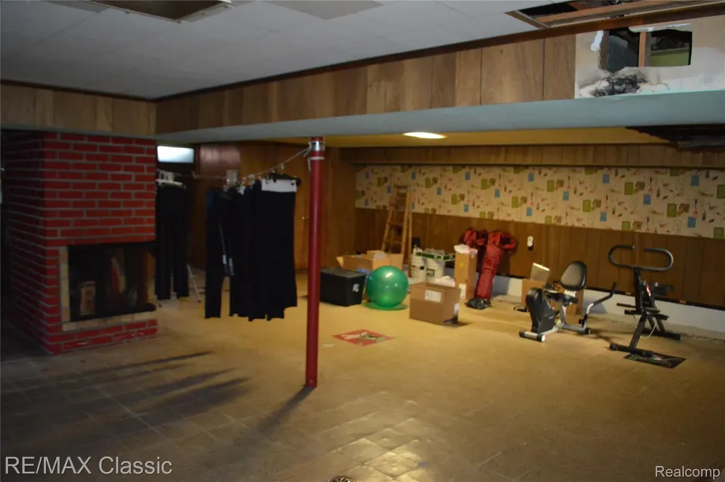 26006 S Elsinore Road Redford Charter Township MI 48239