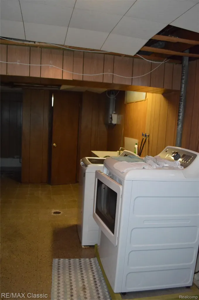 26006 S Elsinore Road Redford Charter Township MI 48239