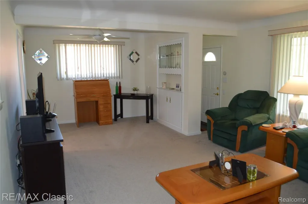 26006 S Elsinore Road Redford Charter Township MI 48239