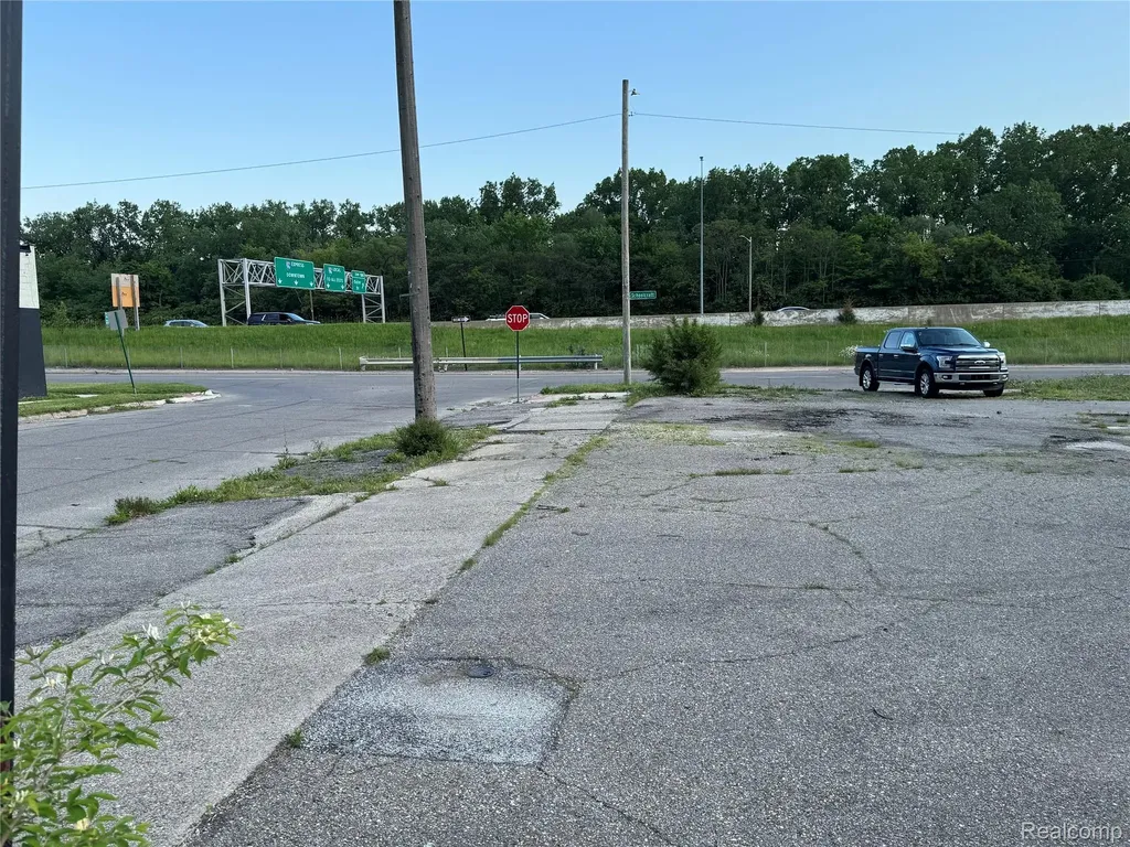 22400 Schoolcraft Detroit City MI 48223