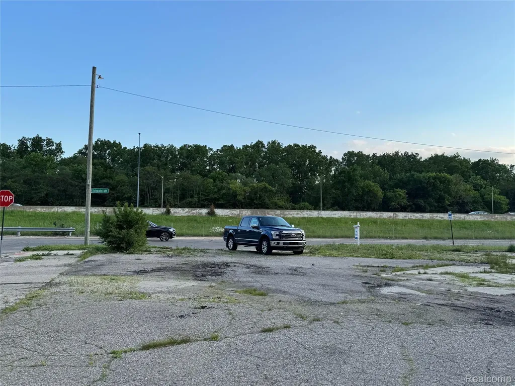 22400 Schoolcraft Detroit City MI 48223