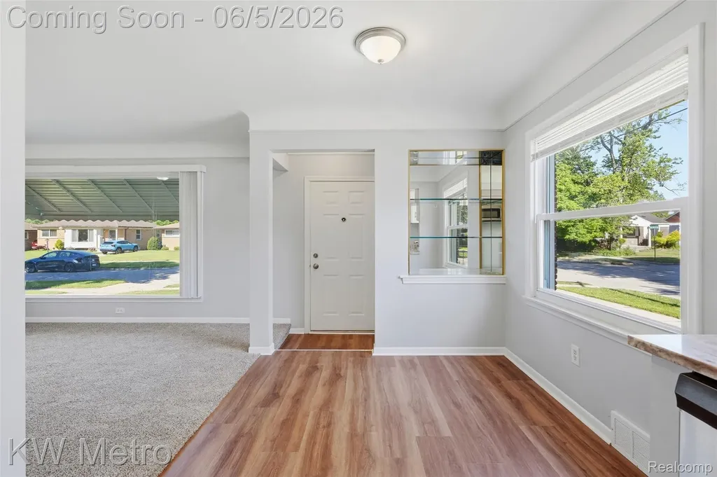 9662 Berwyn Redford Charter Township MI 48239