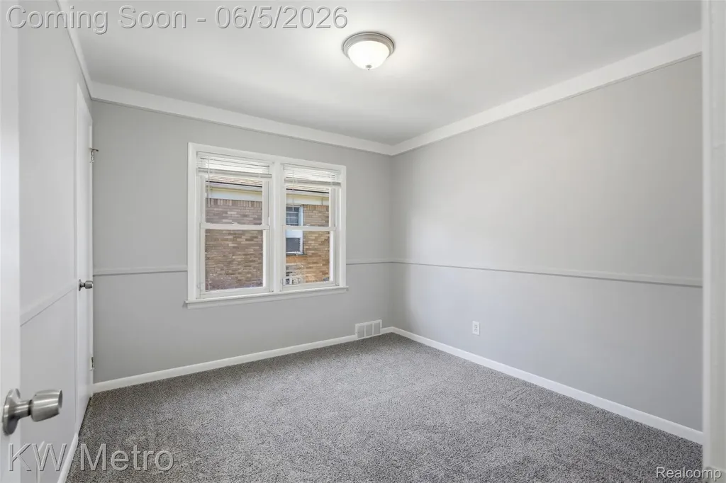 9662 Berwyn Redford Charter Township MI 48239