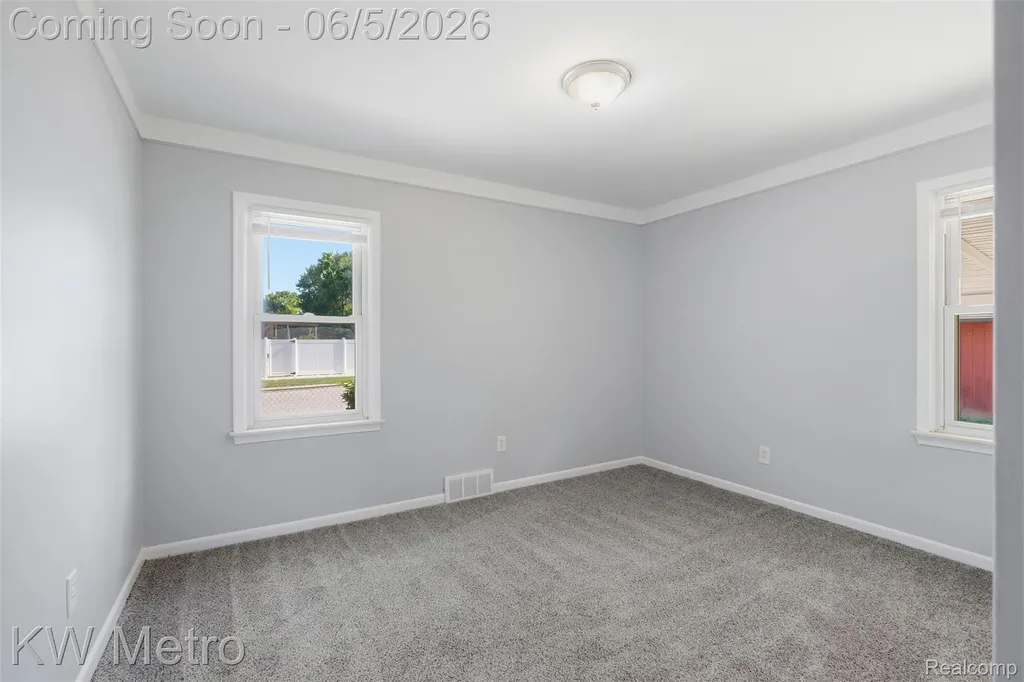 9662 Berwyn Redford Charter Township MI 48239