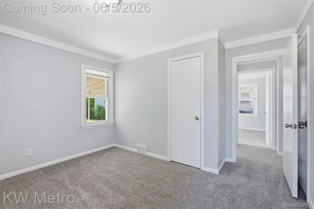 9662 Berwyn Redford Charter Township MI 48239