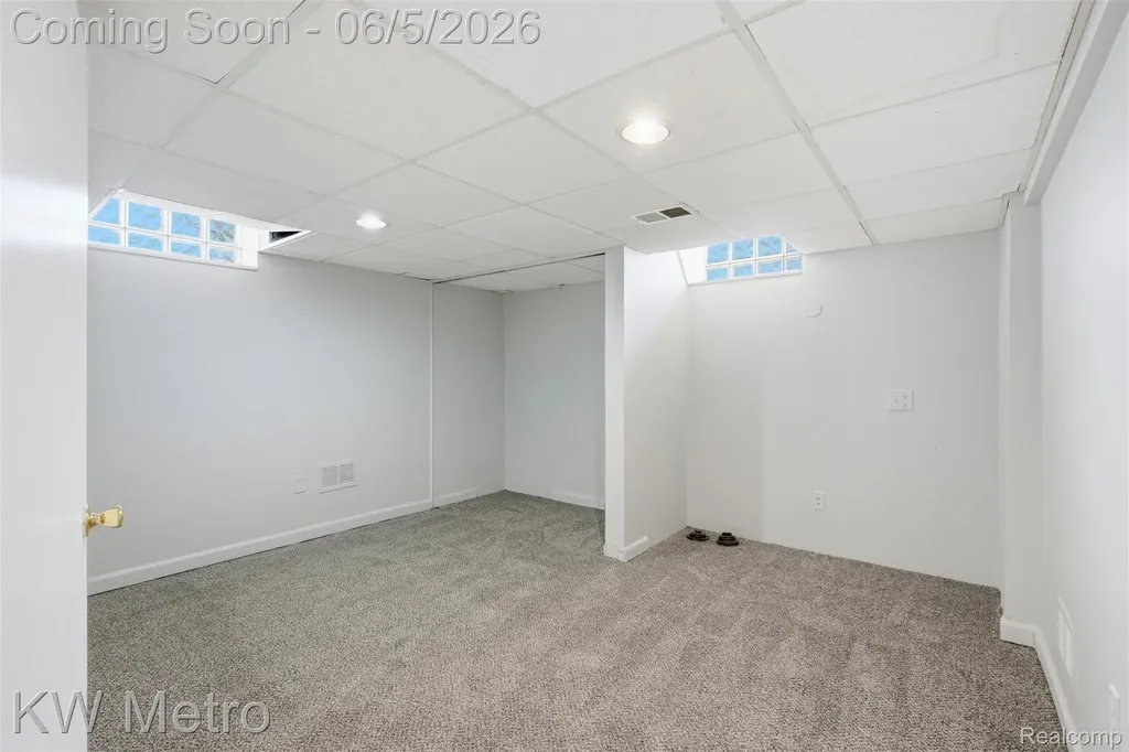 9662 Berwyn Redford Charter Township MI 48239