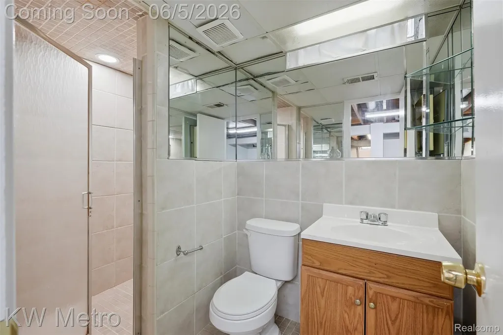 9662 Berwyn Redford Charter Township MI 48239