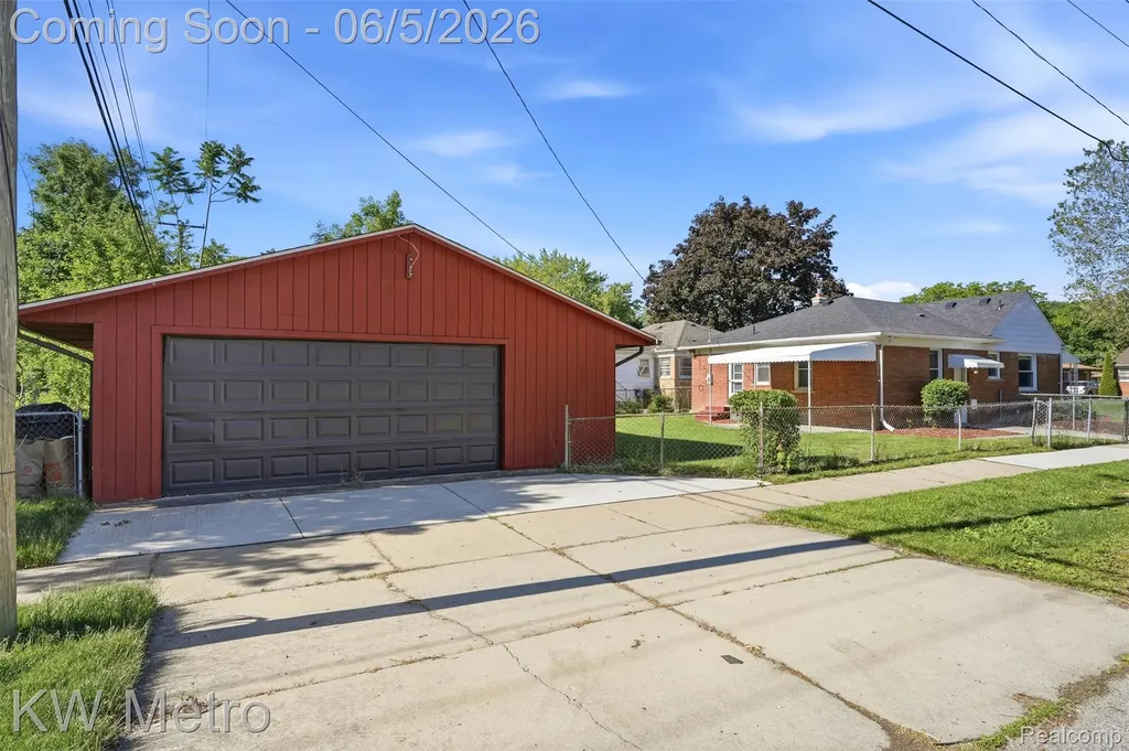 9662 Berwyn Redford Charter Township MI 48239