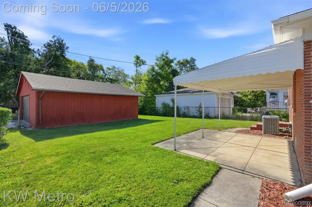 9662 Berwyn Redford Charter Township MI 48239