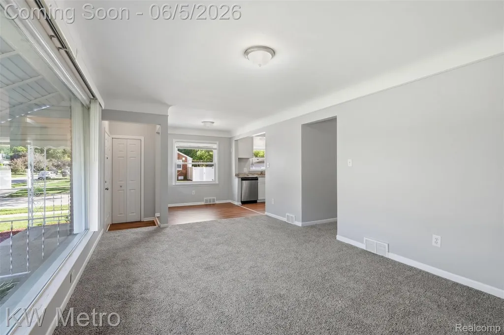 9662 Berwyn Redford Charter Township MI 48239