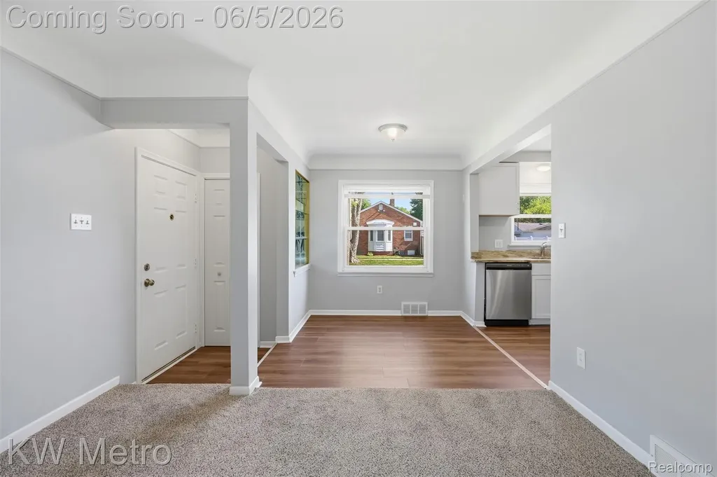 9662 Berwyn Redford Charter Township MI 48239