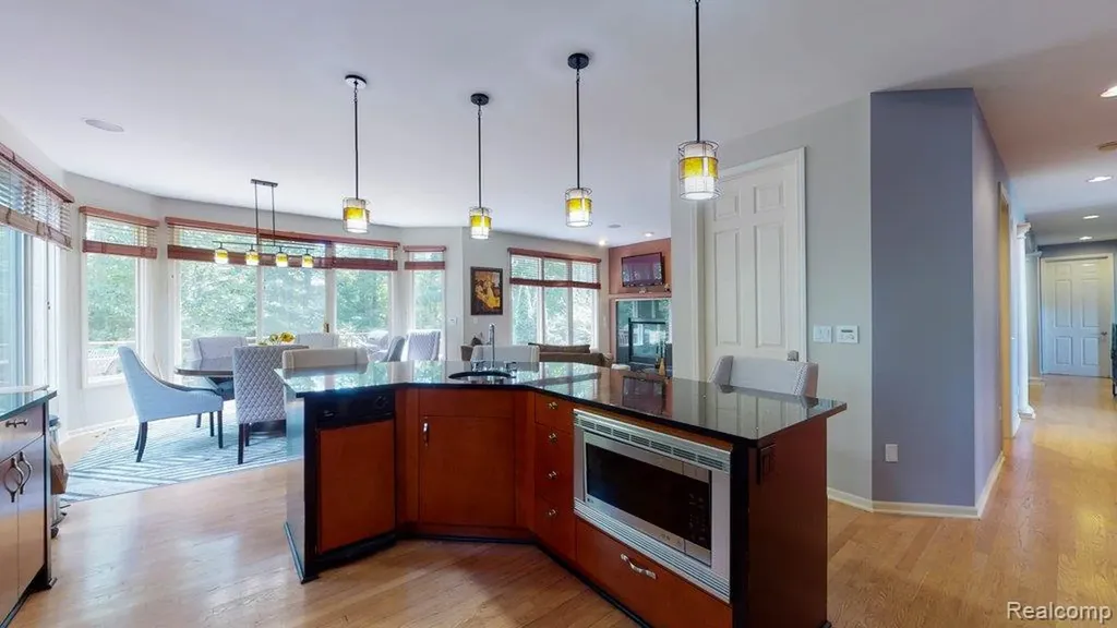 29148 Bradmoor Court Farmington Hills City MI 48334