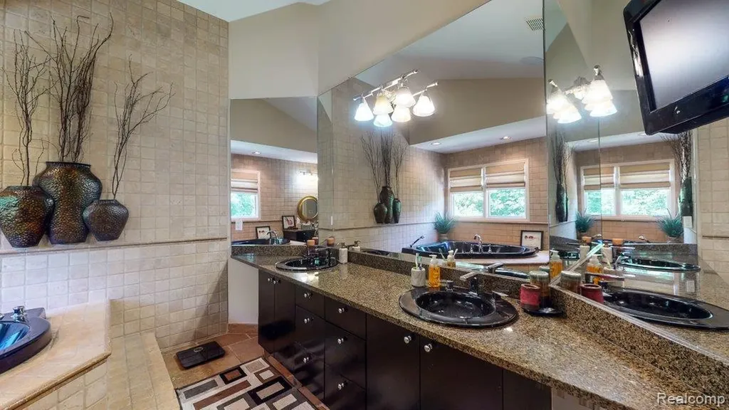 29148 Bradmoor Court Farmington Hills City MI 48334