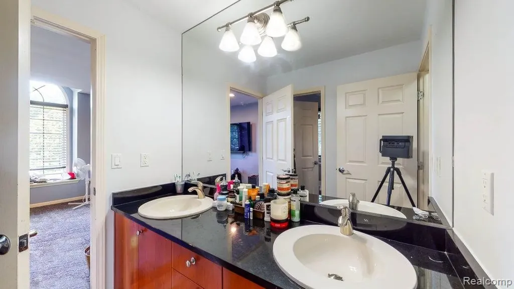 29148 Bradmoor Court Farmington Hills City MI 48334
